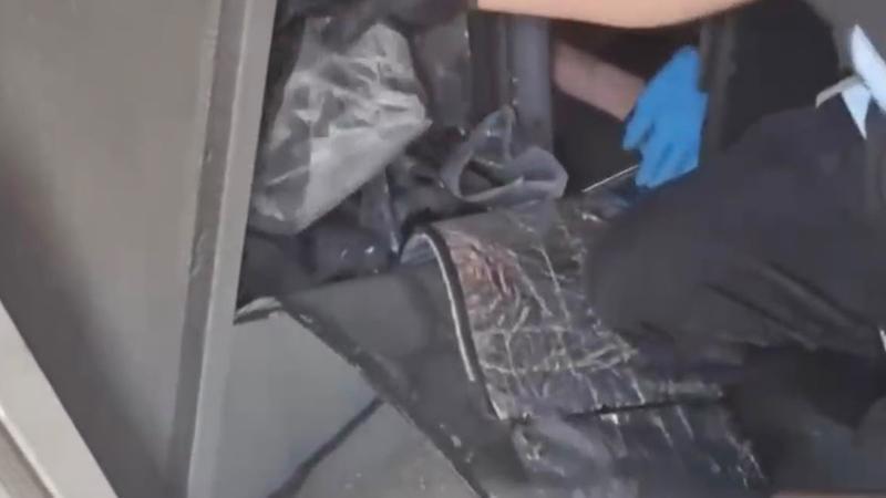 Otobüsün Gizli Bölmesinden “Cephanelik” Çıktı: 120 Ruhsatsız Silaha Operasyon!