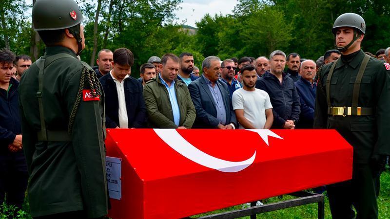 Trafik kazasında hayatını kaybeden Deniz Kuvvetleri personeli son yolculuğuna uğurlandı