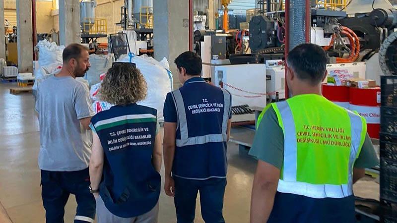 Akdeniz’de mikroplastik alarmı: 491 tesise denetim, milyonluk cezalar