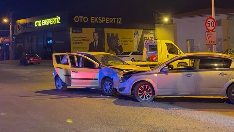 Otomobiller çarpıştı: 2’si çocuk 4 kişi hastaneye kaldırıldı