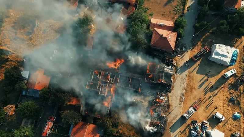 Ilgaz’da samanlık yangını: 2 ev ve 2 ahır kullanılamaz hale geldi
