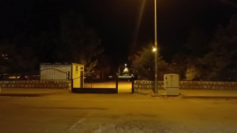 Nusaybin’de parkta dehşet: Kadın yorgun mermiyle ağır yaralandı