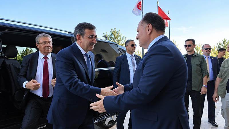 Cevdet Yılmaz, KKTC Cumhuriyet Meclisi Başkanı Ziya Öztürkler ile bir araya geldi