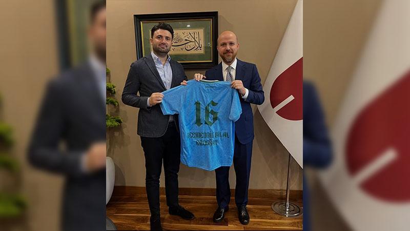 Bursaspor Başkanı Enes Çelik’ten Bilal Erdoğan’a özel forma