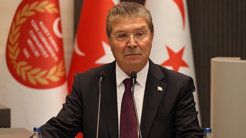 Ünal Üstel’den Hristodulidis ve Dendias’ın açıklamalarına tepki