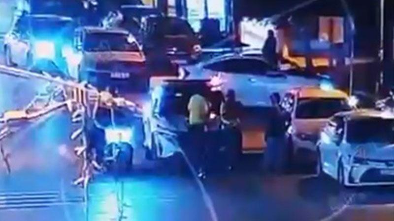 Polisten hayat kurtaran müdahale: Boğulma tehlikesi geçiren sürücüyü Heimlich manevrasıyla kurtardı
