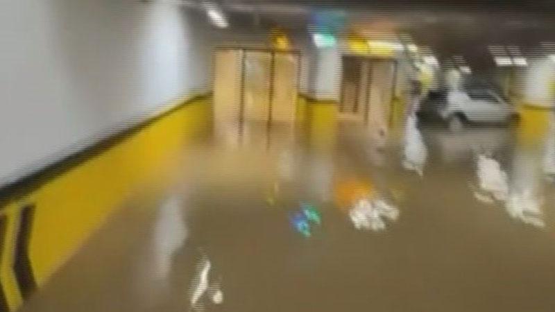 Sarıyer’de su baskını yaşanan alışveriş merkezi tahliye edildi